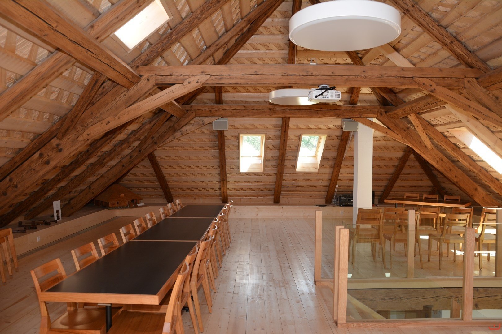 Sablage intérieur des poutres anciennes du chalet Bataille